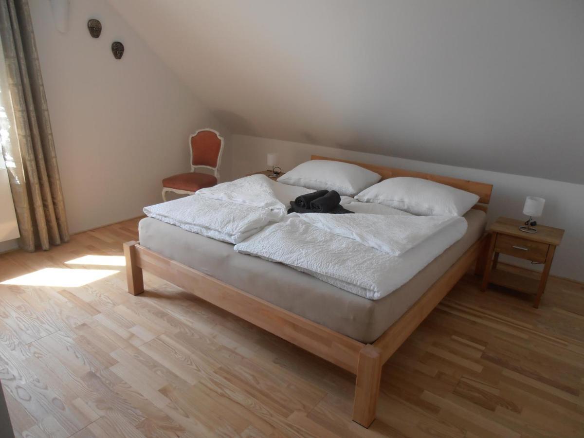 Ferienwohnung Am Kirchberg Jois Esterno foto